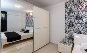 Apartments and rooms with parking space Malinska, Krk - 18193