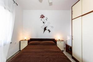 Apartments and rooms with parking space Malinska, Krk - 18193