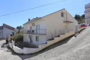 Apartments by the sea Arbanija, Ciovo - 18224