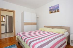 Apartments by the sea Arbanija, Ciovo - 18224