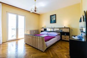 Apartments with a parking space Bibinje, Zadar - 18227