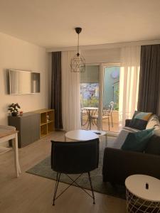 Apartments with a parking space Baska Voda, Makarska - 18290 