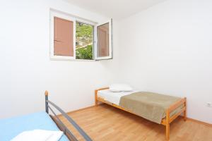 Apartments with parking space Lokva Rogoznica, Omis - 17645