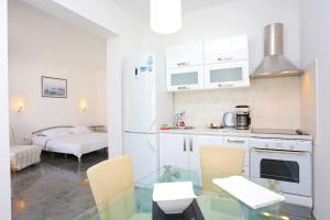 Apartments by the sea Sumpetar, Omis - 18286