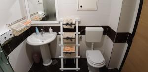 Apartments with parking space Rijeka - 18298