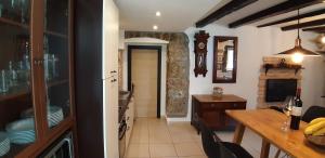 Apartments with parking space Rijeka - 18298