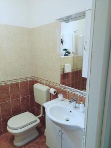 Apartments by the sea Kastel Kambelovac, Kastela - 18267