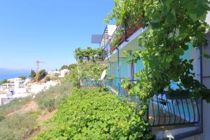 Apartments with a parking space Marusici, Omis - 18323