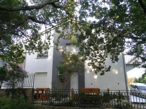 Apartments with a parking space Kamenjak, Crikvenica - 18348 