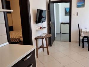 Apartments Zrinka in Starigrad Paklenica with terrace and seaview 