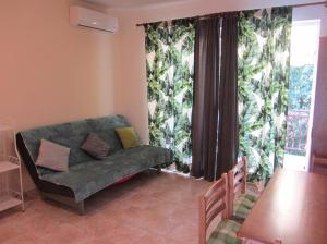 One-Bedroom Apartment with Terrace room in Apartments with a parking space Pakostane Biograd - 18373