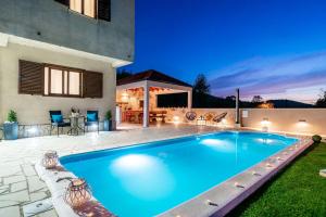 Family friendly house with a swimming pool Oslje, Dubrovnik - 18381 
