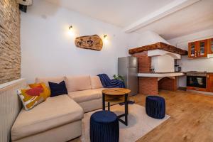 Family friendly house with a swimming pool Sukosan, Zadar - 17965