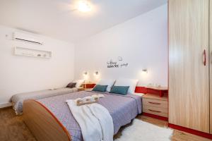 Family friendly house with a swimming pool Sukosan, Zadar - 17965