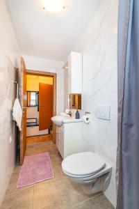 Family friendly house with a swimming pool Sukosan, Zadar - 17965