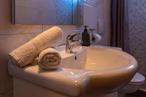 Family friendly house with a swimming pool Sukosan, Zadar - 17965