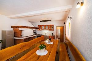 Family friendly house with a swimming pool Sukosan, Zadar - 17965