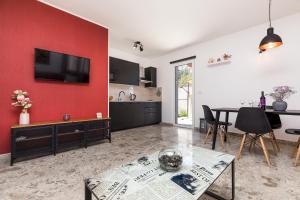 Apartments by the sea Mali Losinj, Losinj - 18406