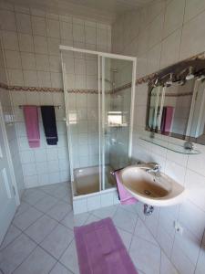 Apartments with parking space Crikvenica - 18410