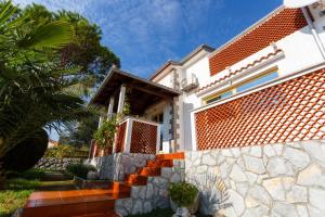 Apartments with a parking space Krk - 18446 