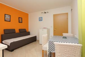 Apartments by the sea Zivogosce - Porat, Makarska - 18218