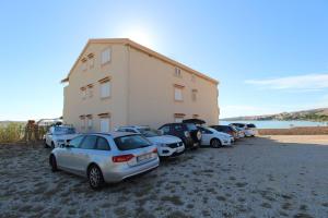 Apartments by the sea Kustici Pag  18474