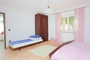 Apartments by the sea Mali Rat, Omis - 18485