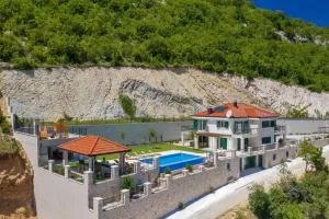 Luxury villa with a swimming pool Studenci, Zagora - 18483 - Zidine