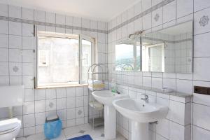 Apartments by the sea Mali Rat, Omis - 18485