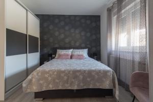 Seaside luxury villa with a swimming pool Privlaka, Zadar - 18508