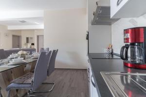 Seaside luxury villa with a swimming pool Privlaka, Zadar - 18508