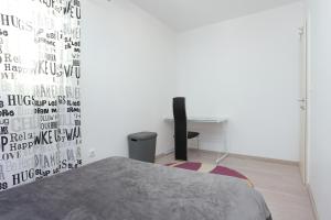 Apartments by the sea Podstrana, Split - 18466