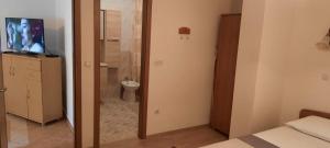 Apartments with a parking space Novalja, Pag - 18499