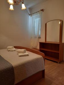 Apartments with a parking space Novalja, Pag - 18499