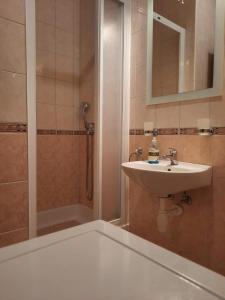 Apartments with a parking space Novalja, Pag - 18499