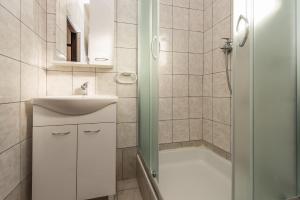 Apartments by the sea Vir - 18516