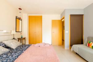 Apt.p5 15min from Barcelona and Beaches WTerrace