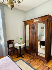 Old Dublin ‘Four sisters’