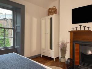 Old Dublin ‘Four sisters’