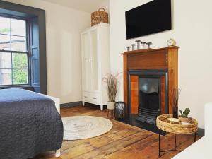 Old Dublin ‘Four sisters’