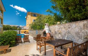 Awesome Apartment In Baska With 2 Bedrooms, Wifi And Outdoor Swimming Pool