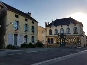 La Palette Fleurie - 塞纳河畔沙提永