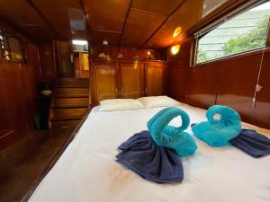 La Marquise "dormez dans une péniche"