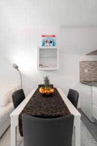 Appartement 2 pièces au calme proche Martinez avec parking privé