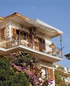 Holiday home by the sea