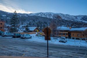 Croix des Verdons F2 Meribel Centre 180 from the ski pistes