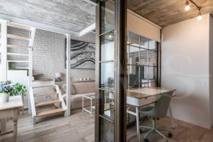 Bright duplex loft next to the city center by REMS