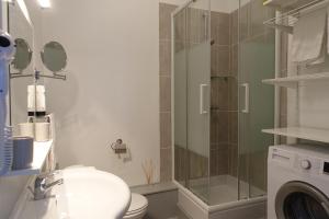 Hotels Logis Hotel Emeraude : Appartement 1 Chambre