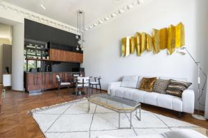 Designer Dream Home with Stunning View