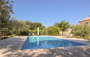 Maisons de vacances Stunning home in Carpentras with Outdoor swimming pool, WiFi and 4 Bedrooms : photos des chambres